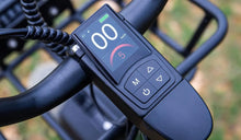 La photo montre l'écran du vélo électrique Fiido.